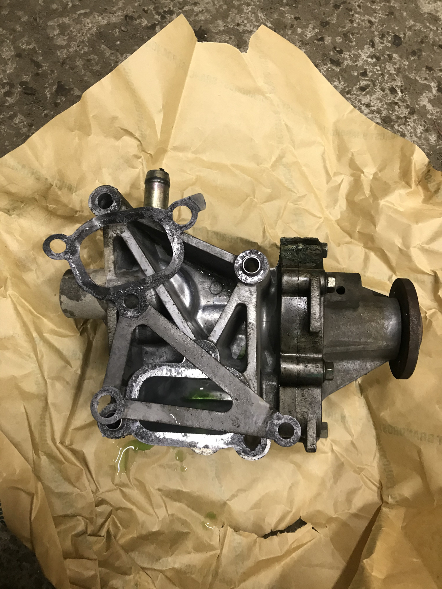 Замена помпы, ремней и роликов на МПС3 / Митсубиси Паджеро 3 + ТО ...