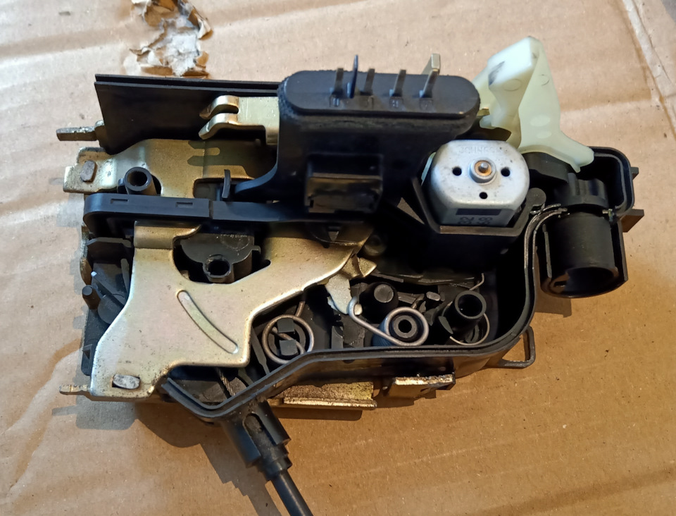 Не открывается дверь меган 2. Не открывается дверь меган 2. Не открывается дверь меган 2. Не открывается дверь меган 2. Центральный замок задний правый меган 2\.