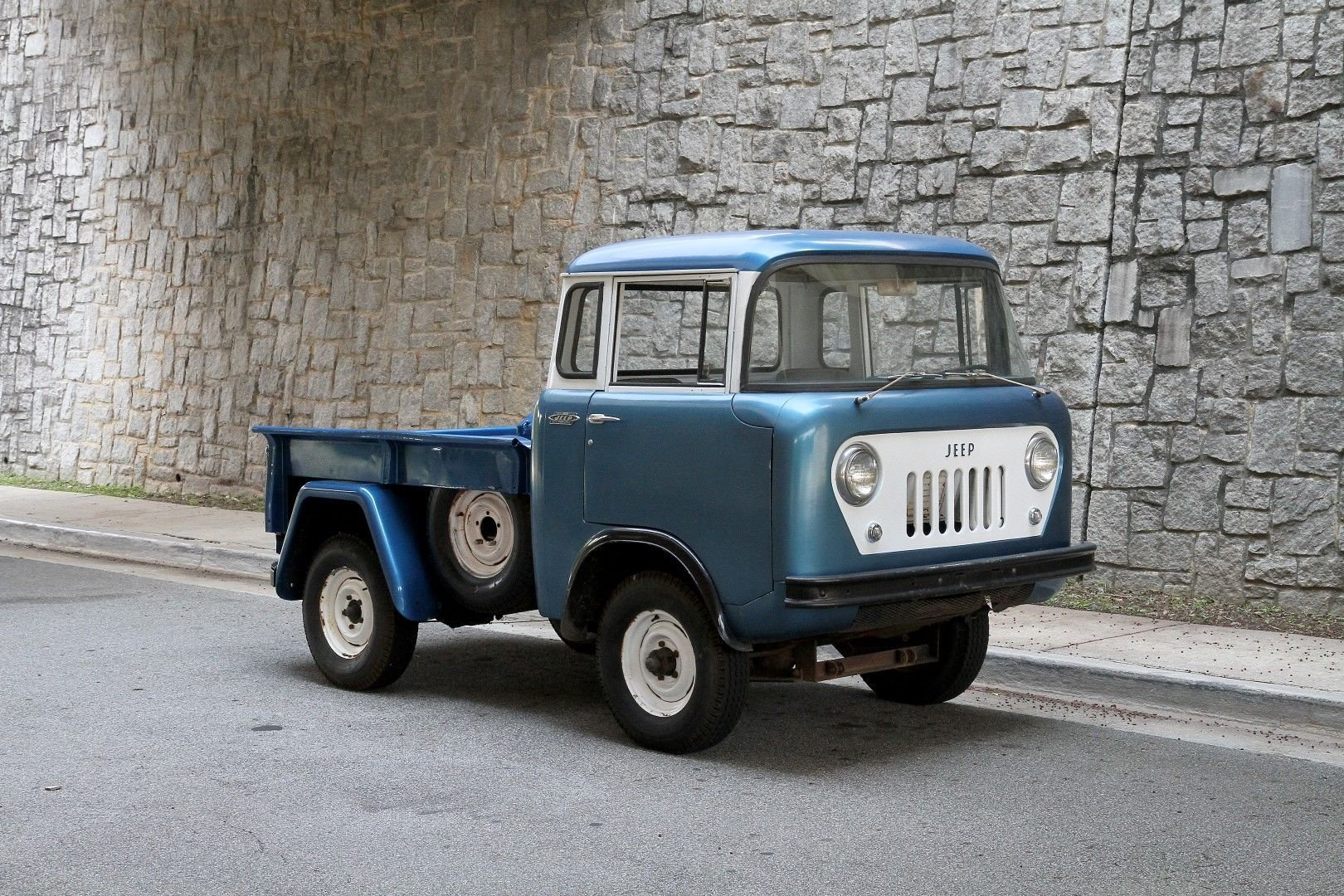 Jeep forward control. Jeep FC 150.