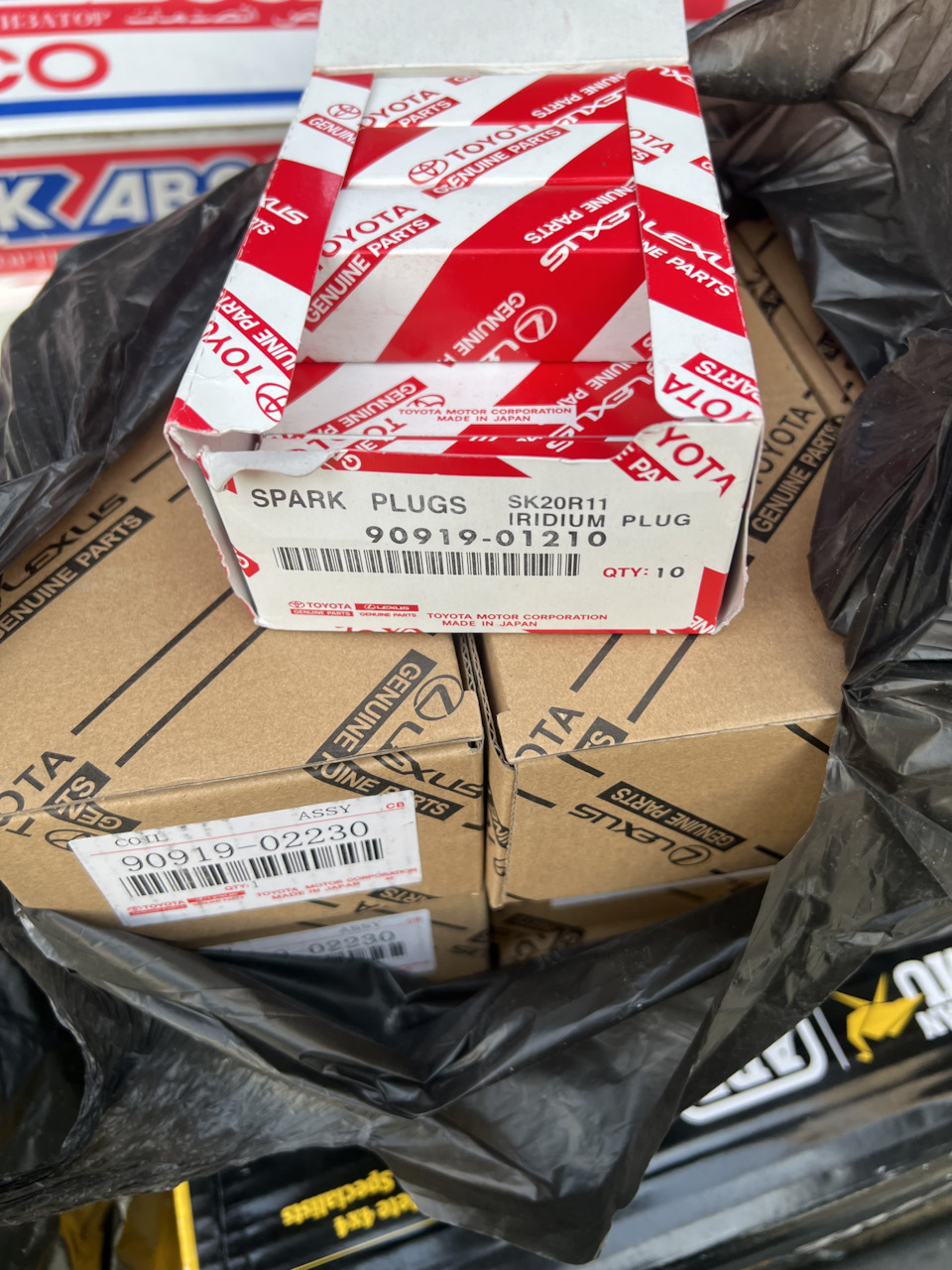 Свечи оригинальные, катушки китайский оригинал:) — Lexus GX (UZJ120). Запчасти на фото: SK20R11, 9091901210