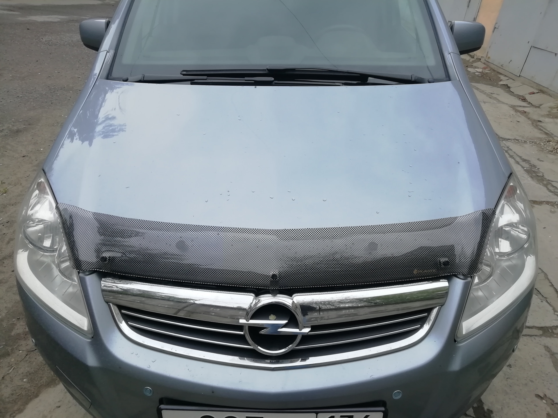 Установка газовых упоров капота на опель зафира — Opel Zafira B, 1,8 л ...