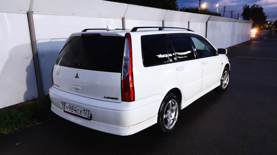 Mitsubishi Cedia Lancer GDi