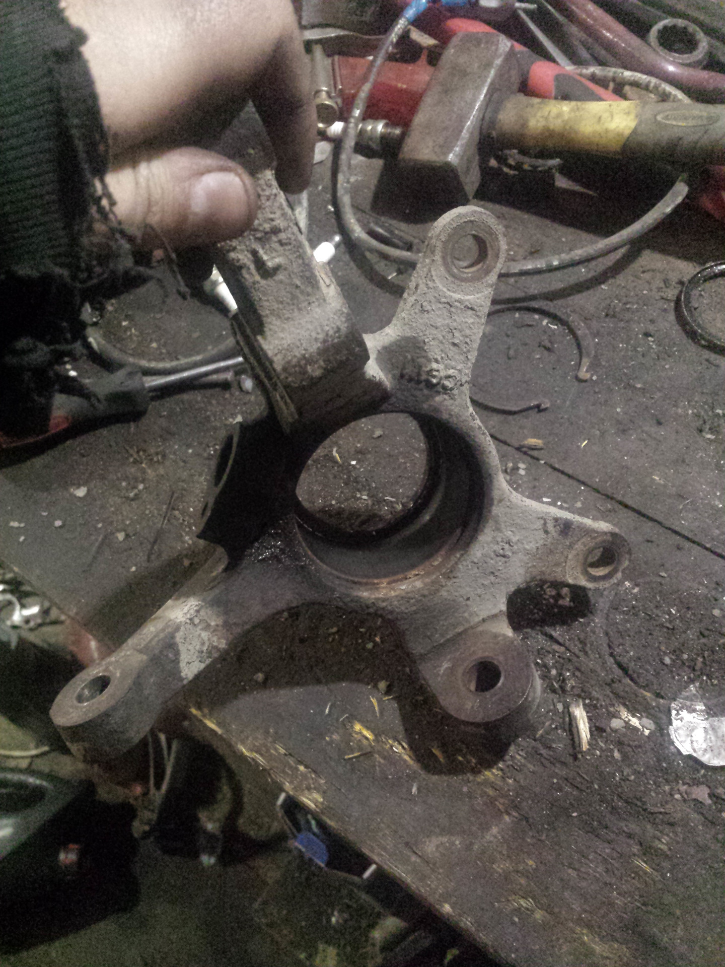 Замена левого ступичного подшипника - Hyundai Getz, 1,4 л, 2007 года своими рука