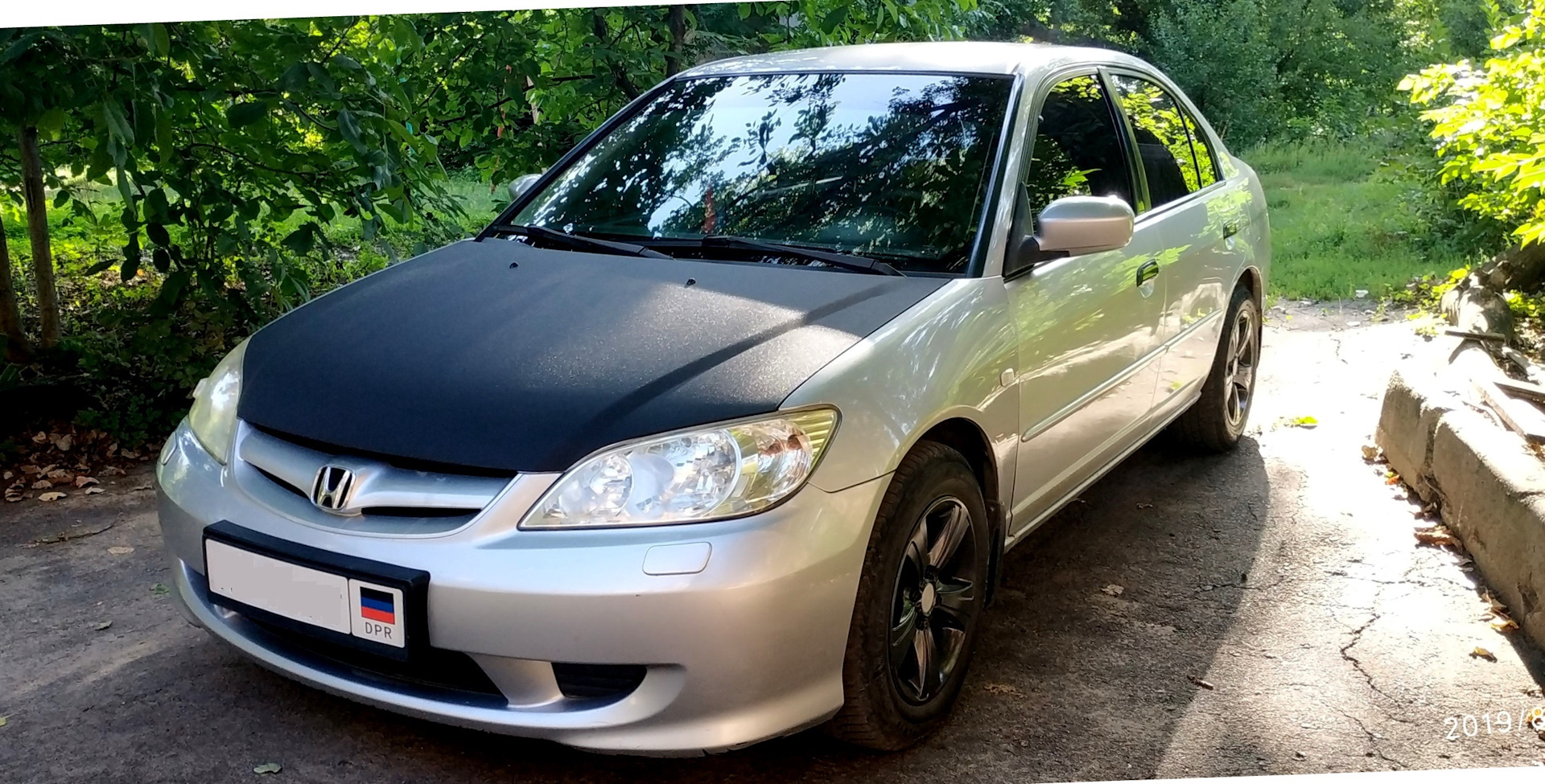 Оклейка капота черной пленкой — Honda Civic (7G), 1,6 л, 2005 года |  стайлинг | DRIVE2