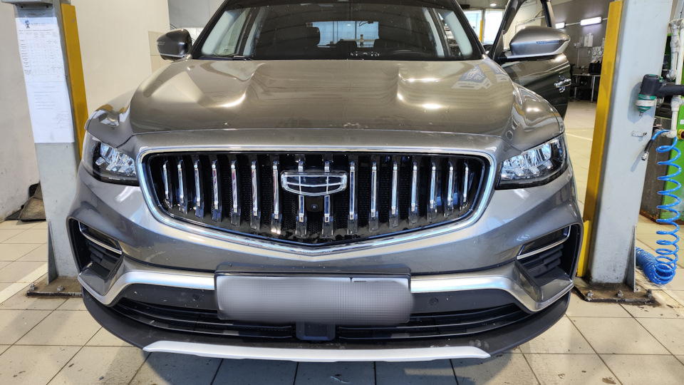 Geely Atlas Pro Серый Порох)