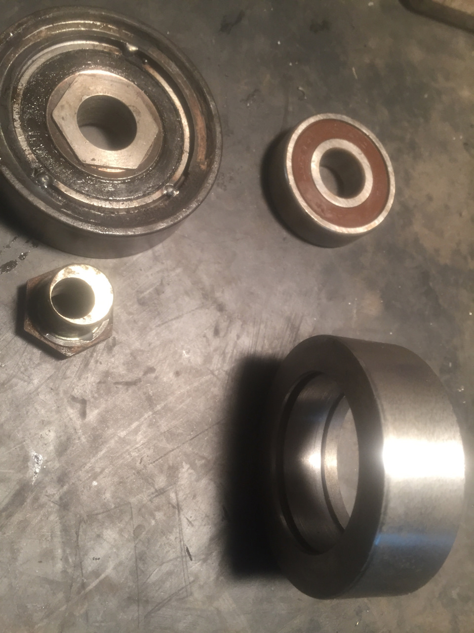 Залез поменять ремень а там красивый натяжной ролик — Chrysler Grand ...