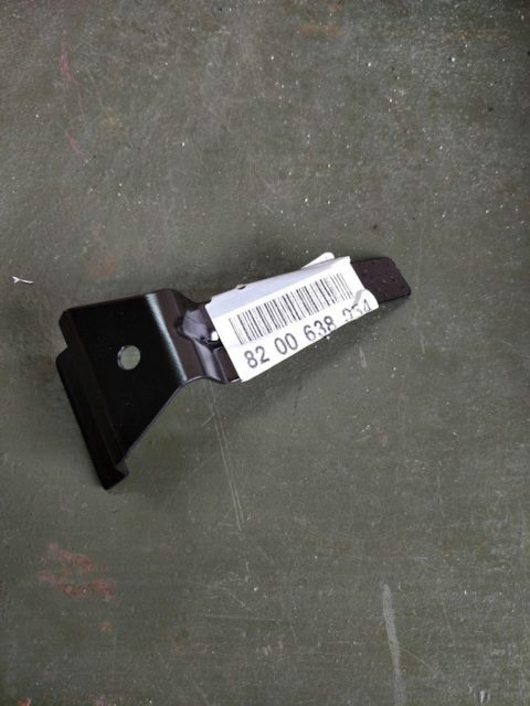 8200638054 Кронштейн шумоиз мот отсека (мет) RENAULT | Запчасти на DRIVE2
