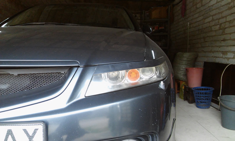 Фара с ресничкой — Honda Accord (7G)