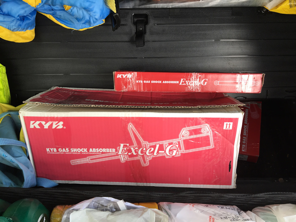 на амортизаторы потратил довольно много времени! официалы kayaba уверяли, что эта модель не станет на соренто хм! — KIA Sorento (2G)