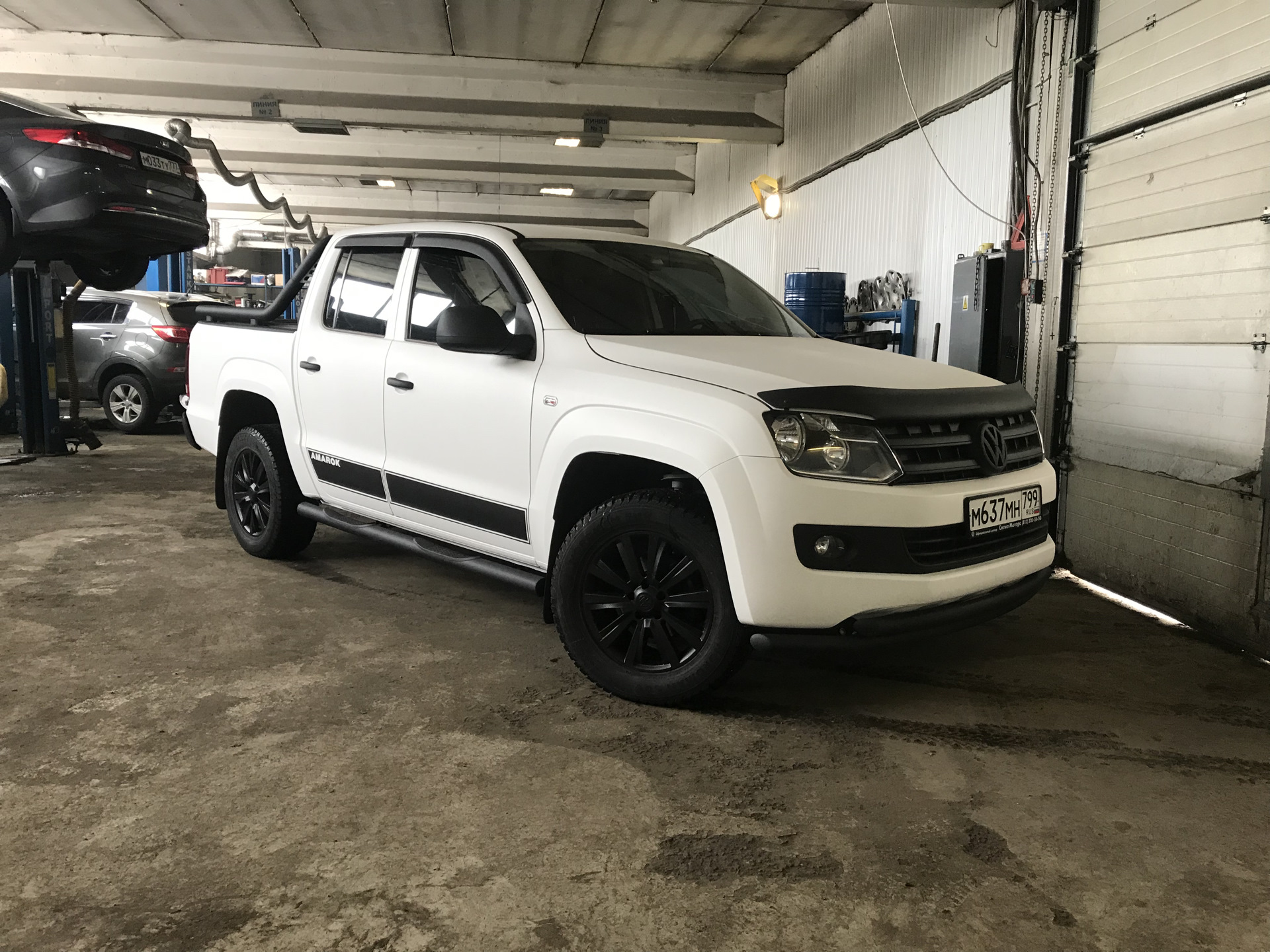 Volkswagen Amarok зелёный Раптор