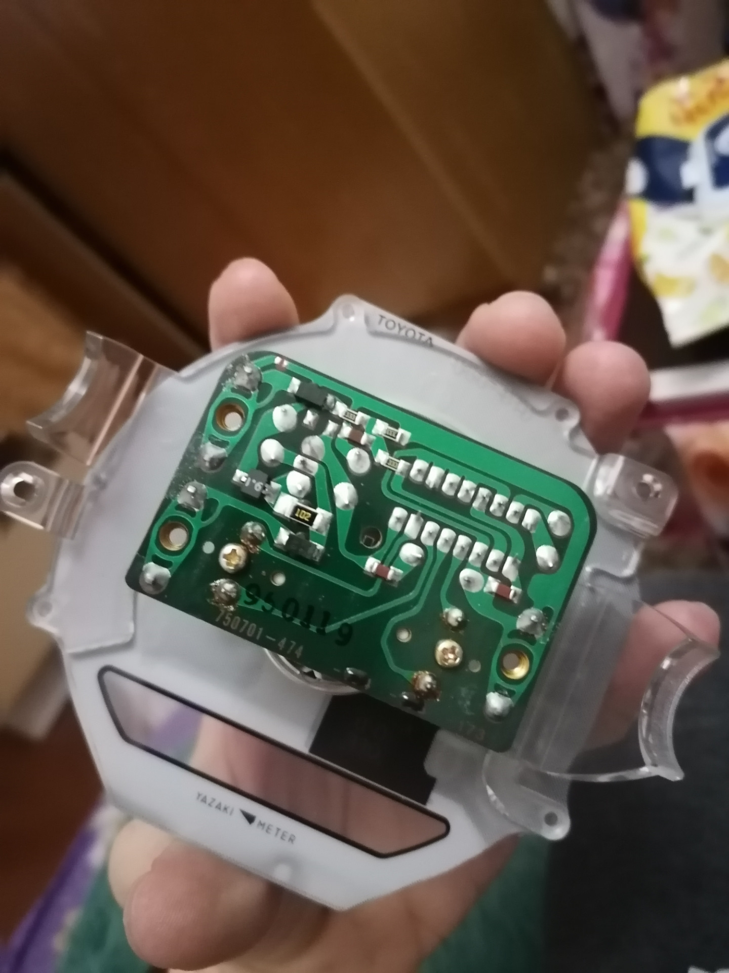 не работает тахометр корона