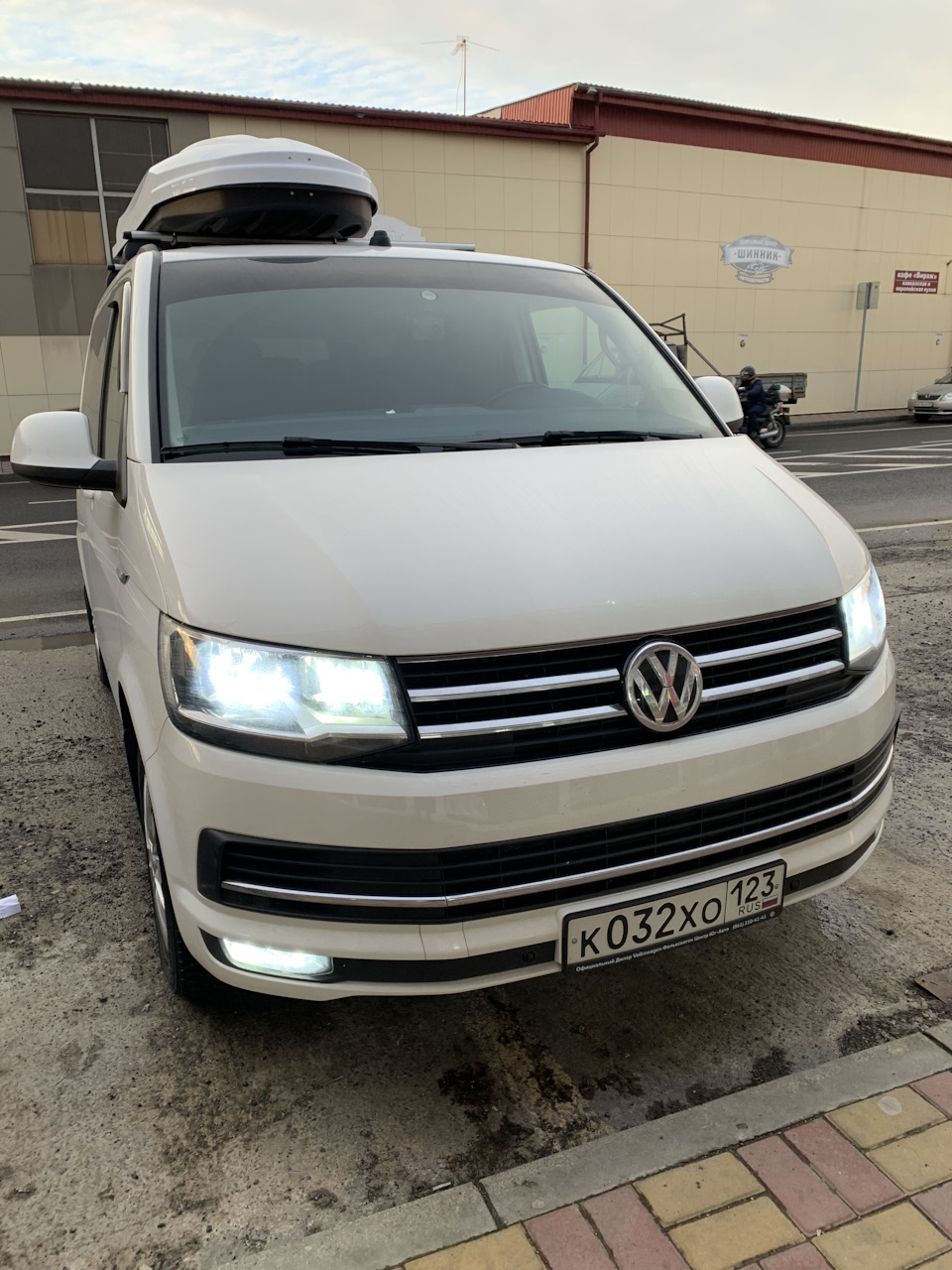 Светодиодные лампы. Замена колодок. — Volkswagen Caravelle (T6), 2 л, 2019  года | расходники | DRIVE2