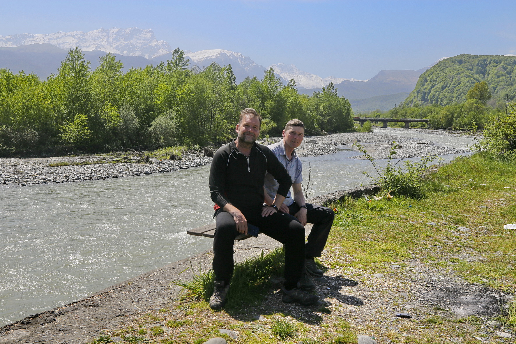 Погода в осетии в мае. Река Ардон в Северной Осетии. Северный Кавказ фото. Мужчины с Ардона с Осетии.