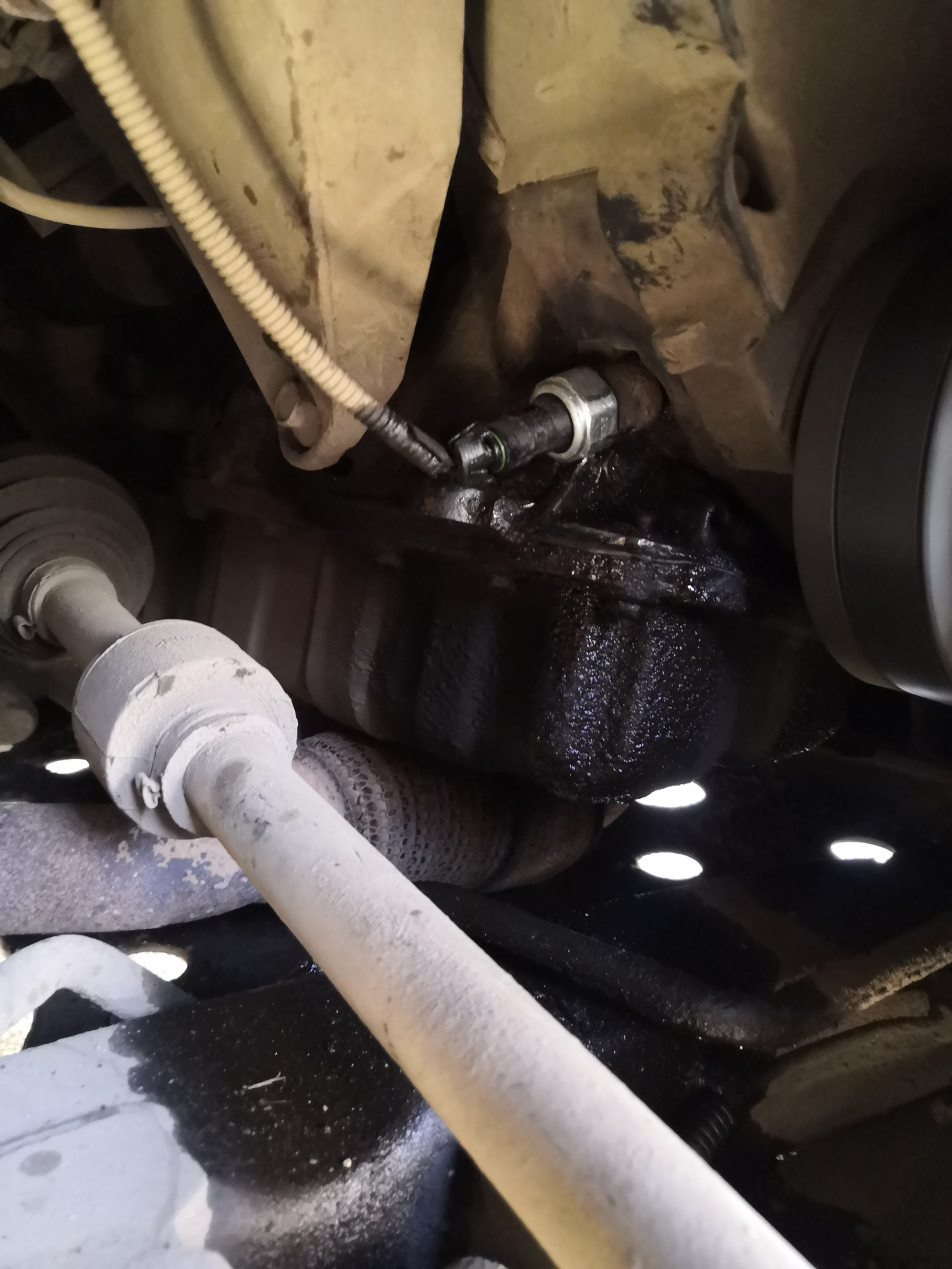 Замена датчика давления масла — Chevrolet Cruze (1G), 1,6 л., 2013 года ...