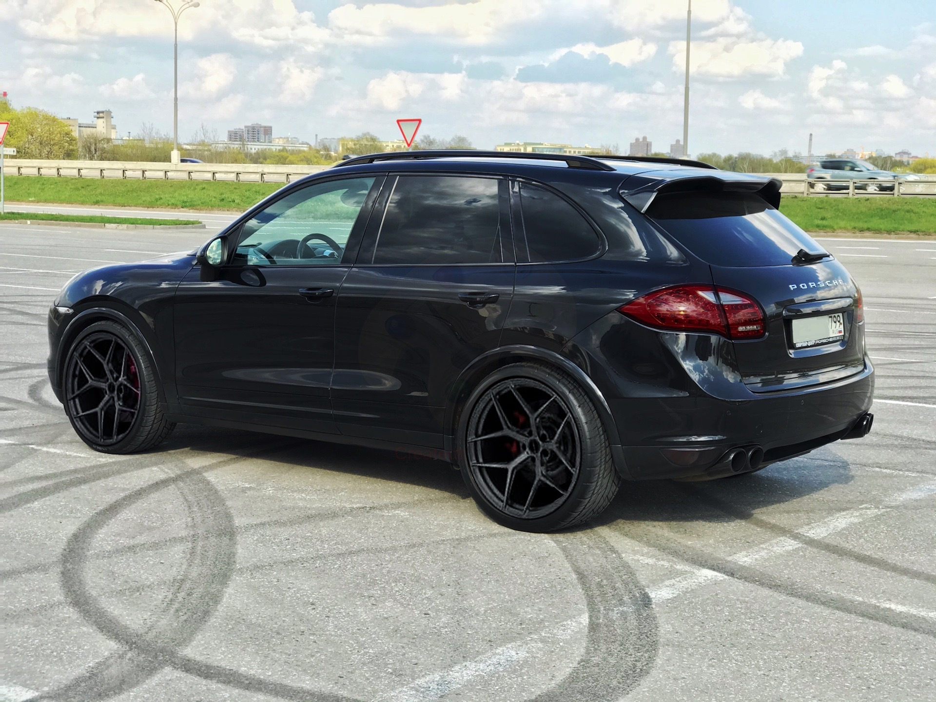 Пневма на порше кайен. Пневмоподвеска туарег 2008. Пневмоподвеска кайен 955. Пневмо порше кайен y9. Пневма на порше кайен.