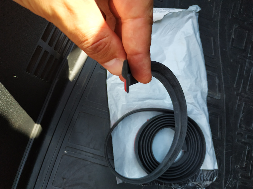 Z — образный уплотнитель на крышку багажника — KIA Rio (4G), 1,6 л ...