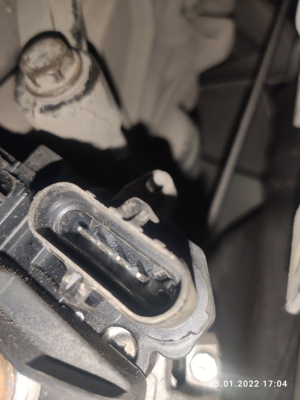 МАЗ 6550 лампа зарядки не гаснет. — DRIVE2