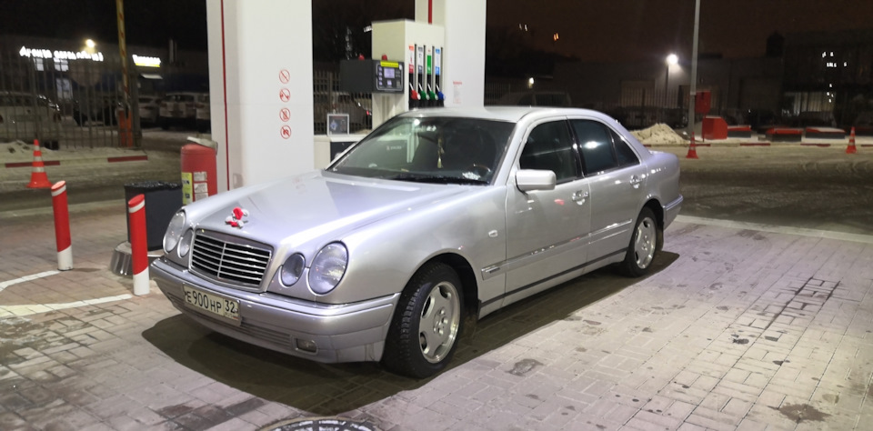 Нокиан хакка vs нокиан нордман — Mercedes-Benz E-Class (W210), 2 л ...