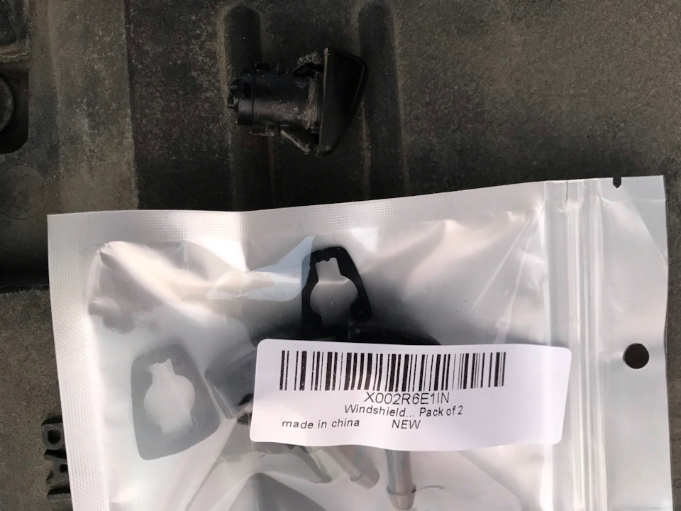 Омыватель лобового стекла — Dodge Caliber, 2 л, 2009 года | своими ...