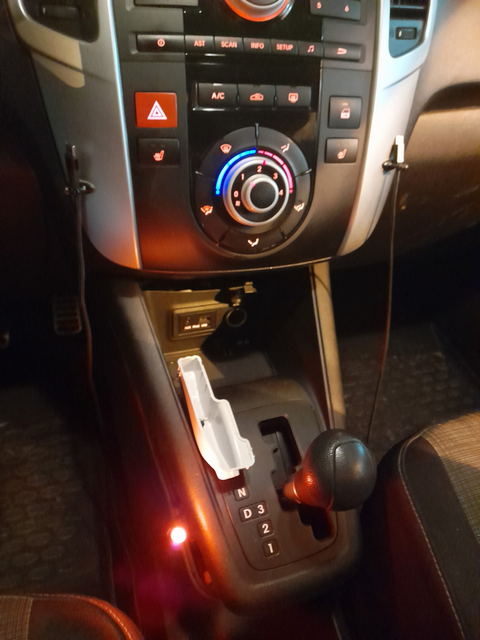 Запись №22 Подсветка селектора АКПП — KIA Venga, 1,6 л, 2013 года ...