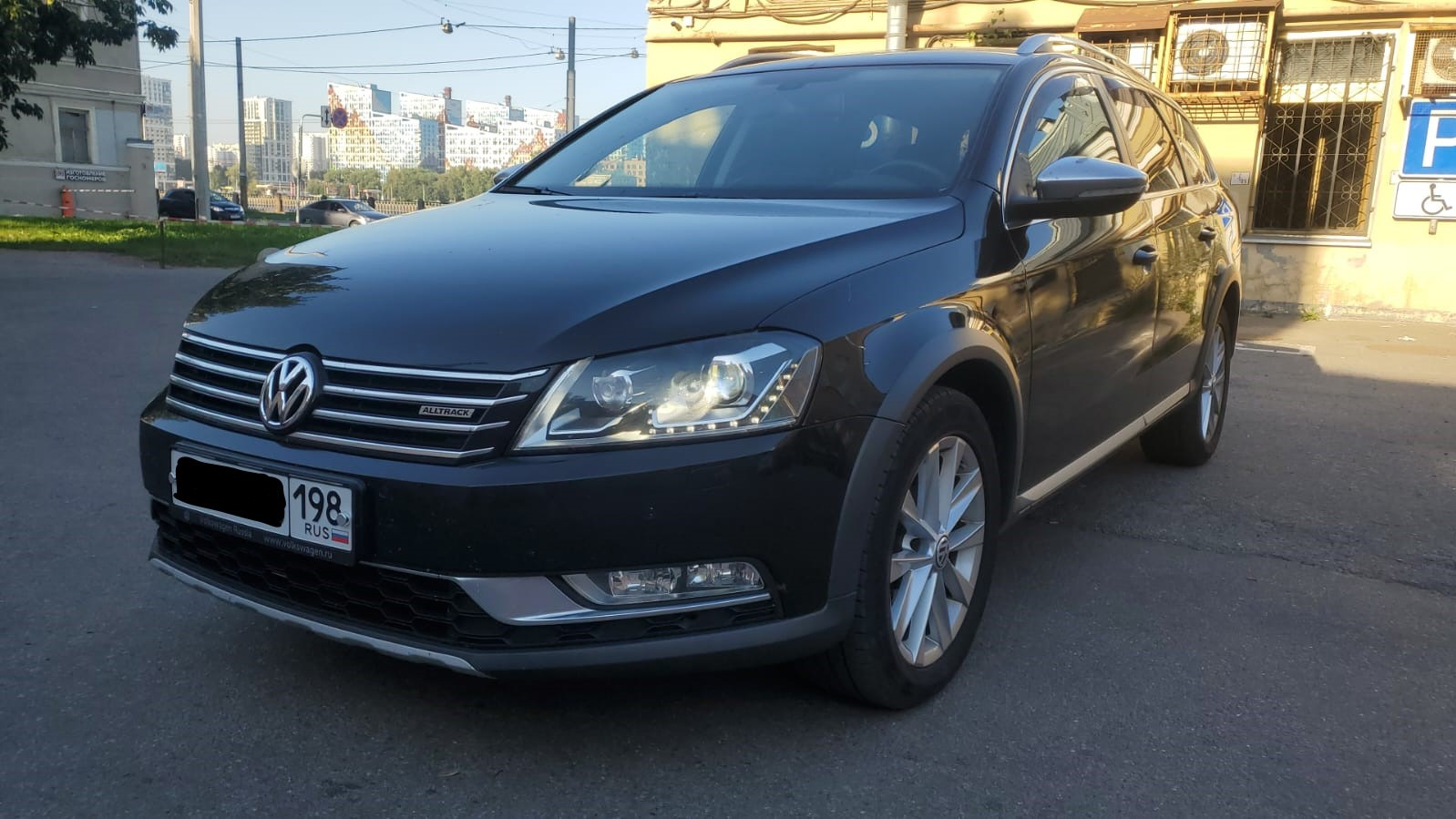 Volkswagen Passat Alltrack (B7) 2.0 бензиновый 2013 | Чёрный Плащ на DRIVE2