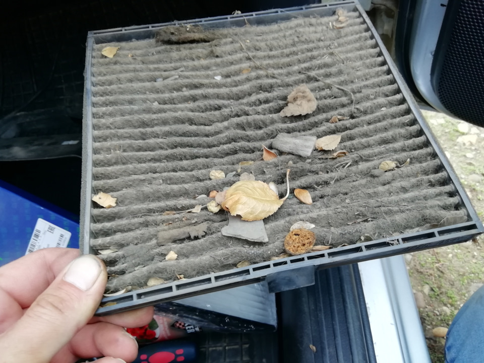 Замена салонного фильтра — Chevrolet Aveo 5-door (1G), 1,2 л, 2011 года ...