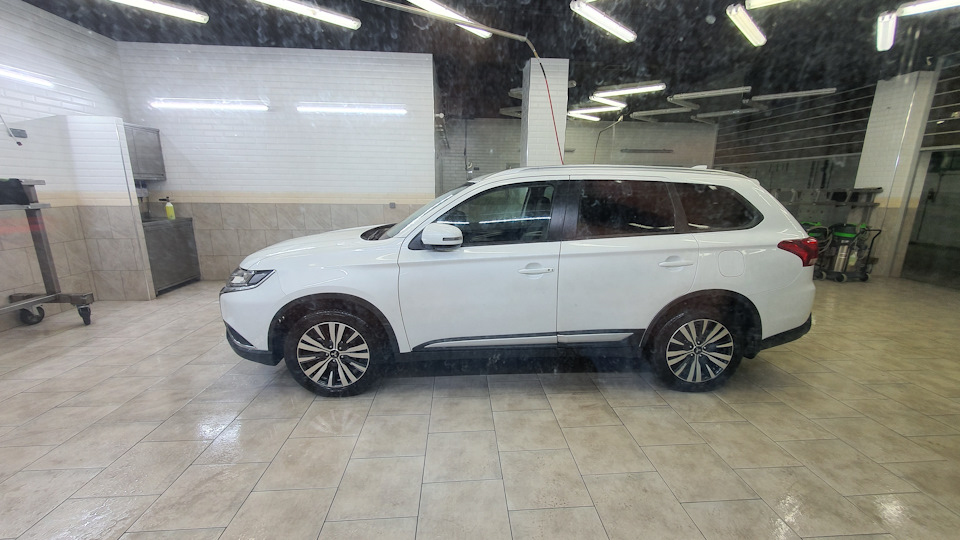 При проезде лежачих полицейских сзади скрип как от телеги — Mitsubishi ...