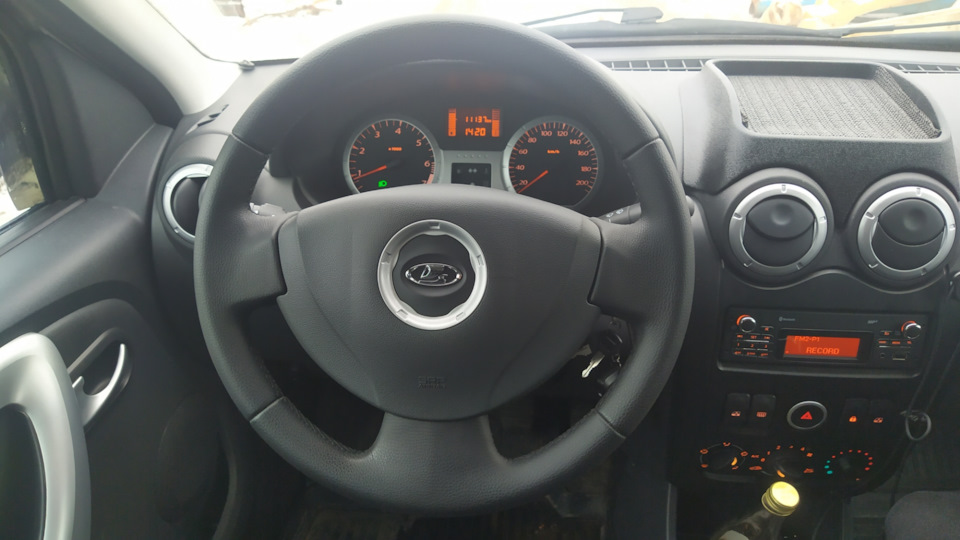 Перетяжка руля — Lada Ларгус, 1,6 л, 2019 года | аксессуары | DRIVE2