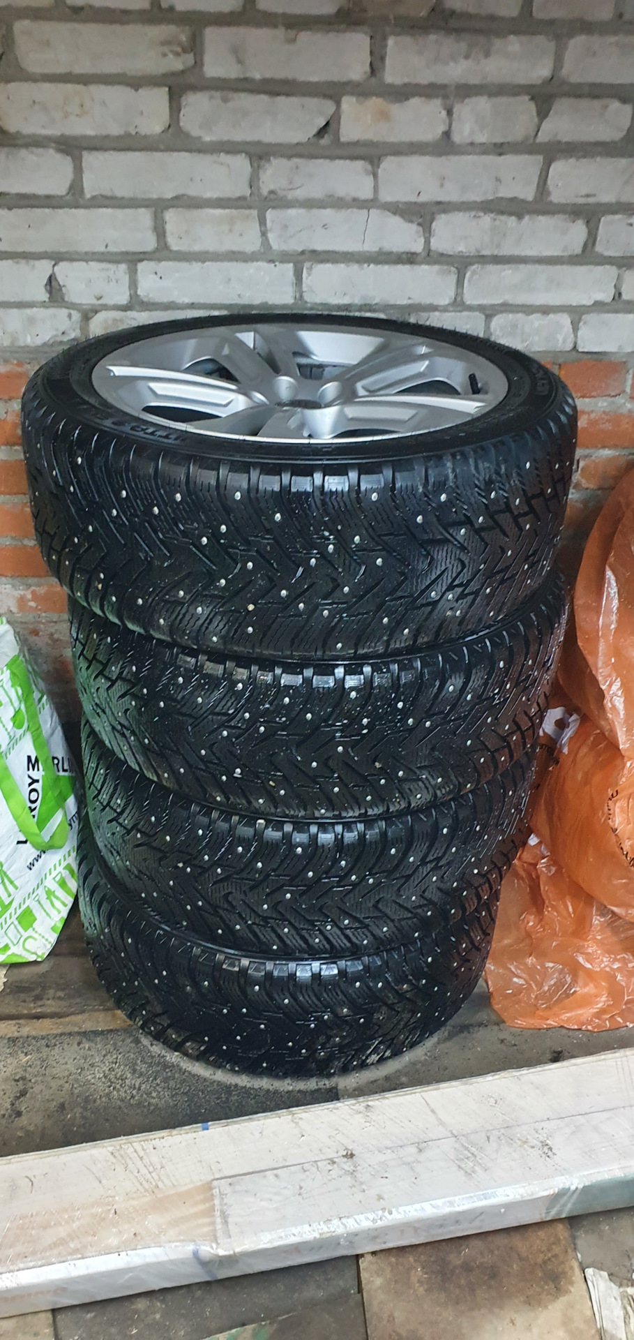 складирована до следующего сезона — Audi Q5 (1G)