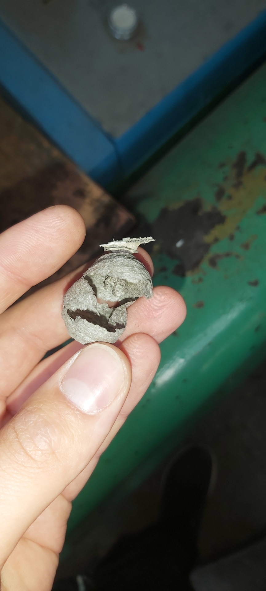 Замена моторного масла, пыльника переднего амортизатора, потекла задняя ...