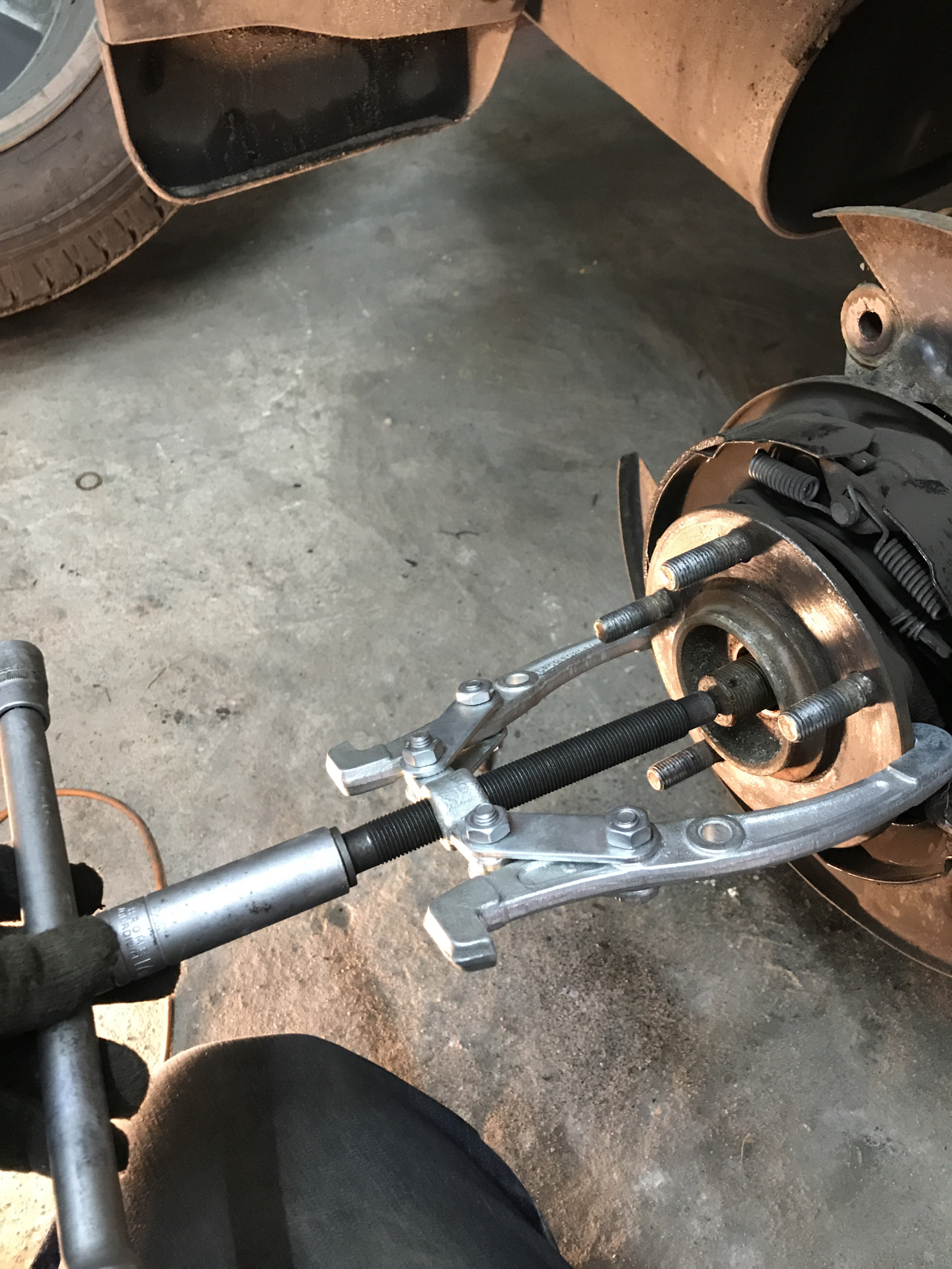 Ступица аутлендер 3. Подвесной подшипник аутлендер 3. Ступичный подшипник задний митсубиси мираж. Ступица митсубиси аутлендер 3. Задняя ступица аутлендер drive2.