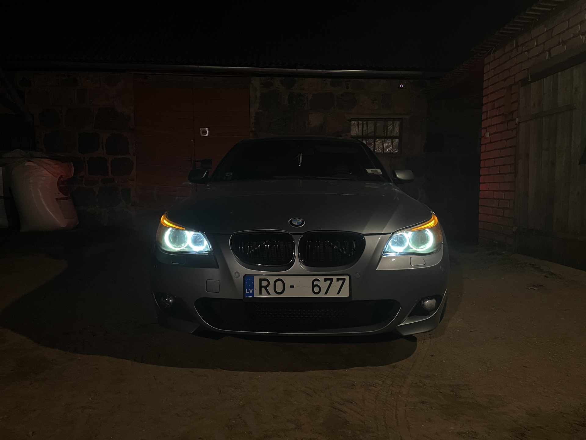 BMW 5 e60 глазки