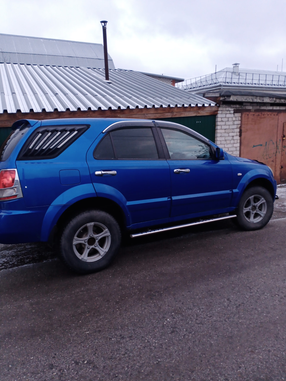 Подножки и новые передние пружины. — KIA Sorento (1G), 2,5 л, 2005 года ...