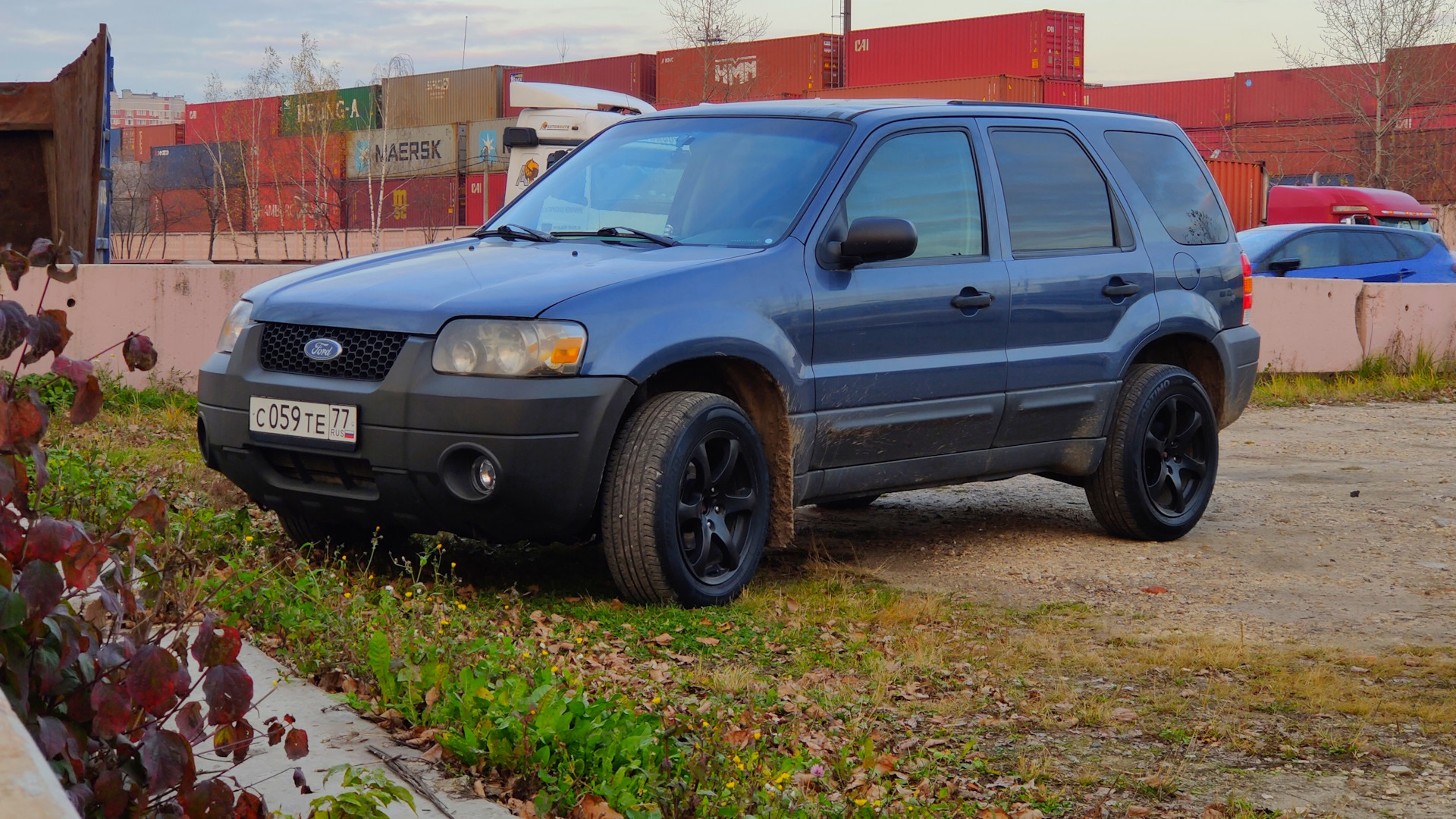 Ford Escape 2004 2 3