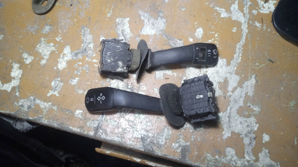 Переключатели дворников и поворотников е39. Б/у | 500 ₽ в городе Ухта ...