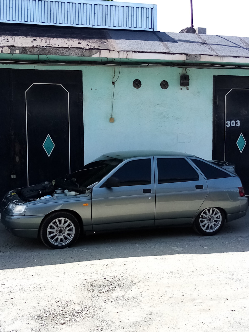 Вот время пришло красить капот — Lada 21124, 1,6 л, 2006 года ...