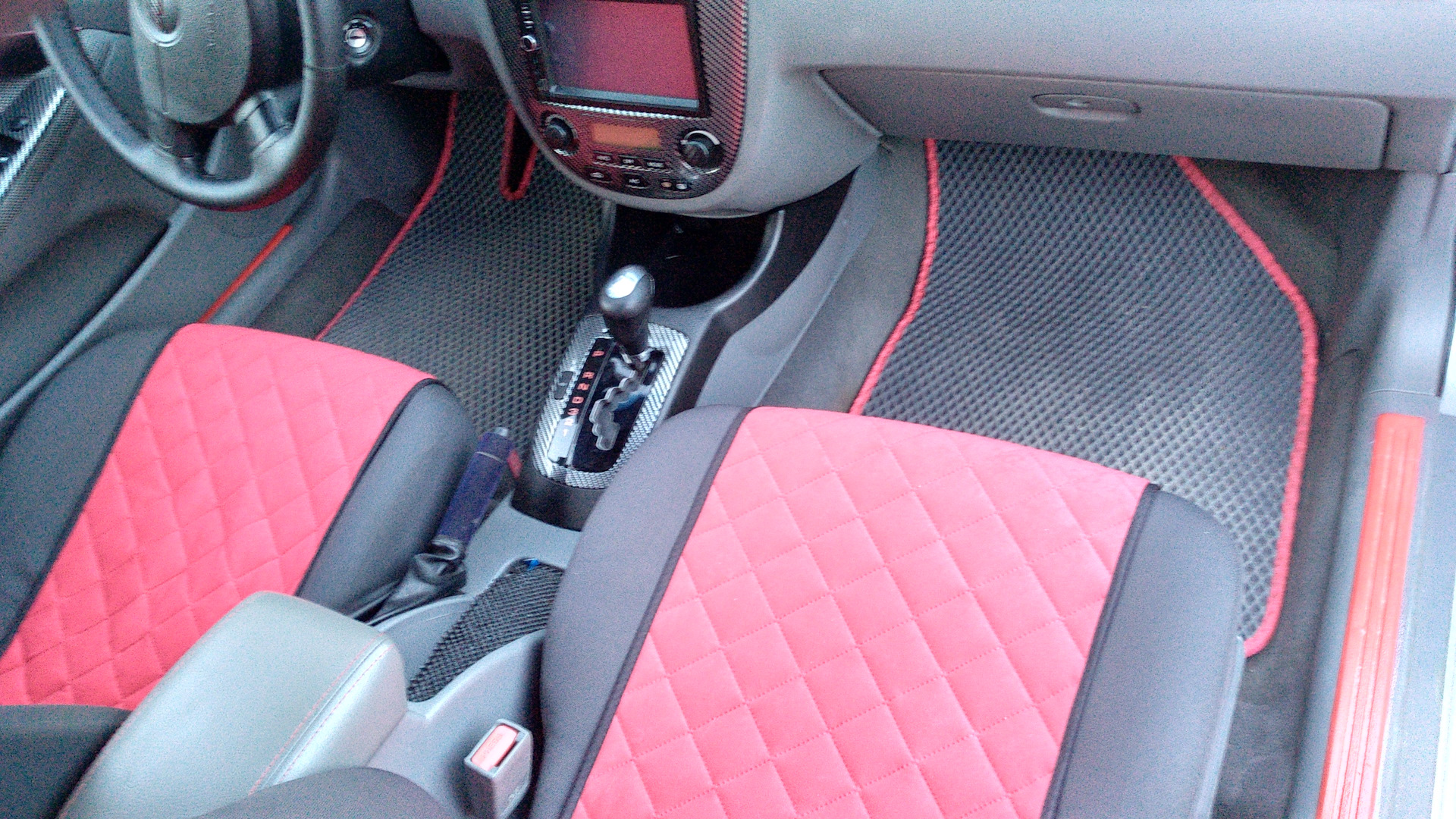 54. Новые красные чехлы с ромбами — Chevrolet Lacetti 5D, 1,8 л, 2006 ...