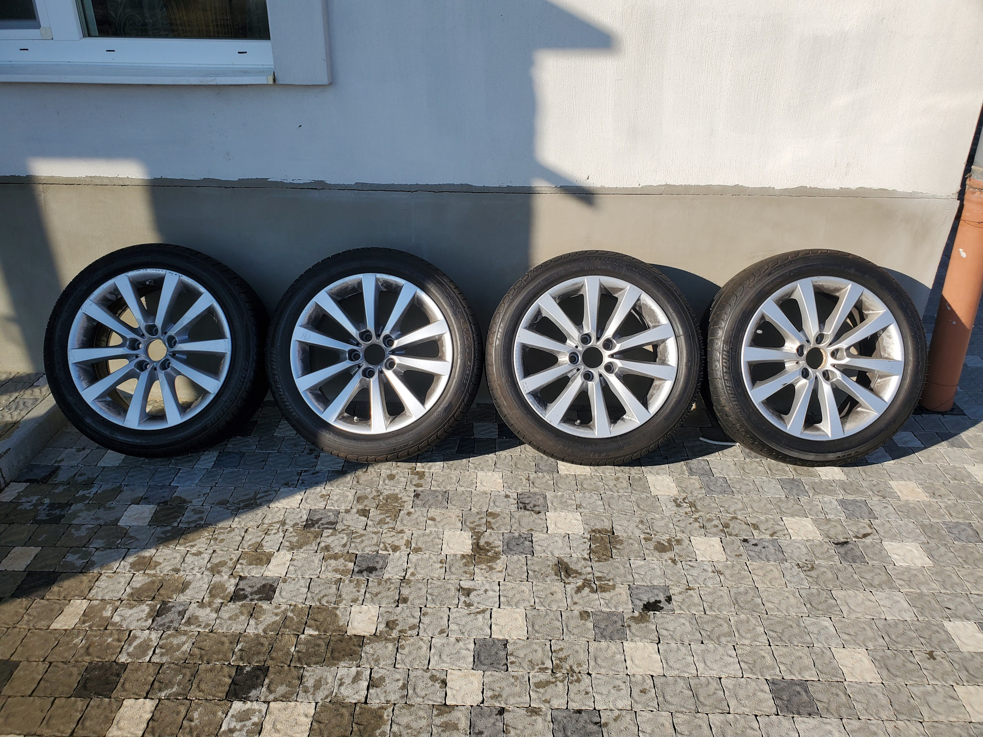 Колеса 245 50 r18. 245/45 R18. 245 45 R18 на BMW. 245/45/18 BMW. 245/45 R18 BMW x1.