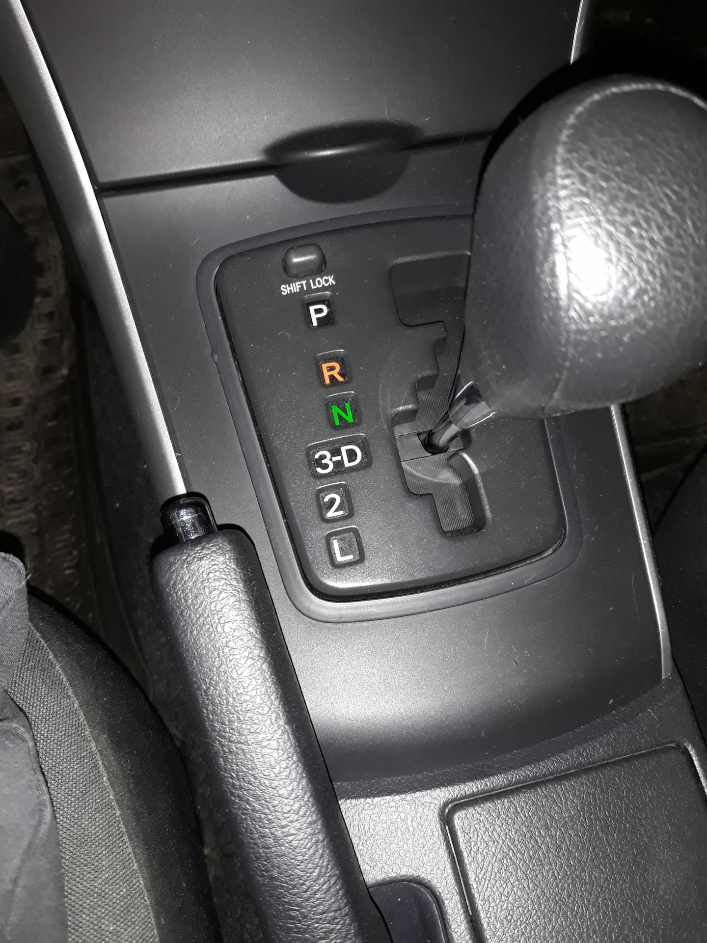 Ручка акпп королла 150. Автомат на короллу 150. Автомат на короллу 150. Шестиступенчатая коробка королла 150. Тойота королла 140 селектор робота и автомата.