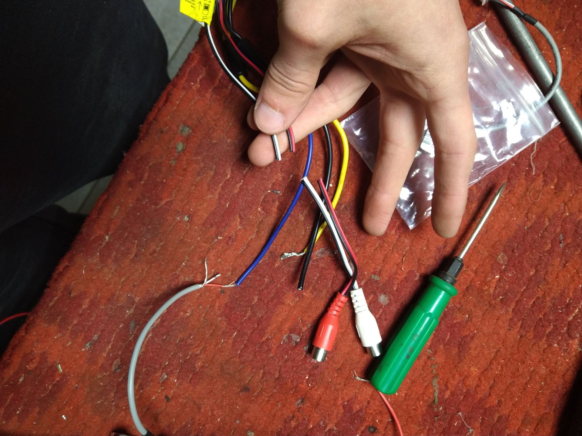 BA3121 Или свист в динамиках после установки сабвуфера — Ford Mondeo ...