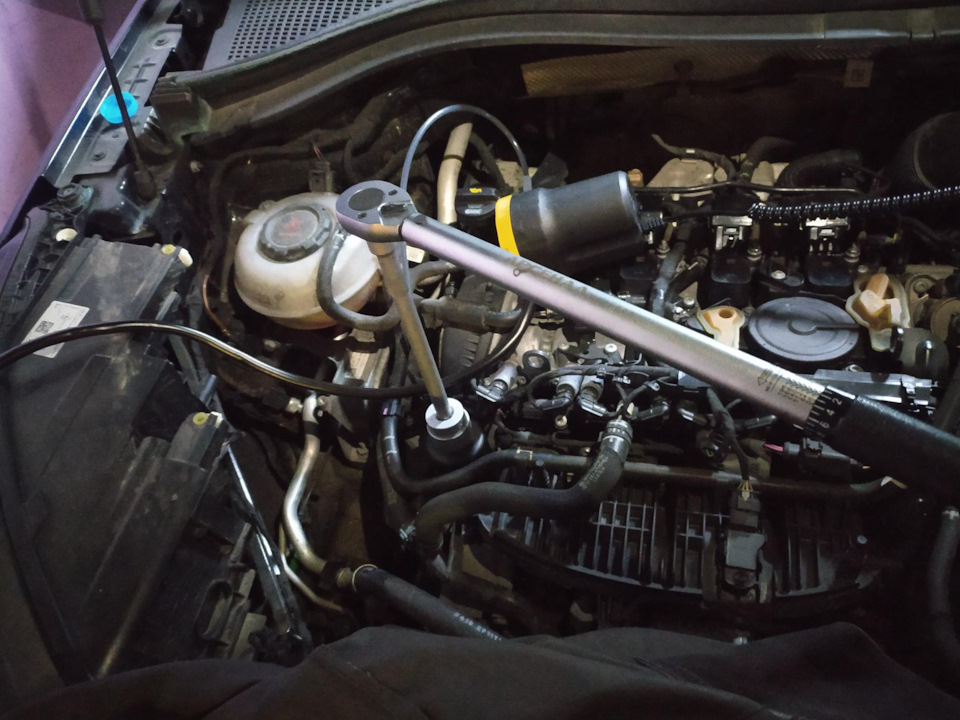 6 Стакан фильтра с моментом (проверил через 500 км — сухо вокруг) — Skoda Kodiaq (1G)