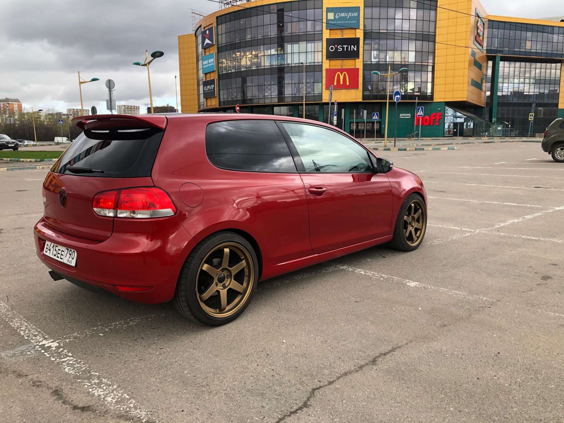 Volkswagen Golf r mk6 красный