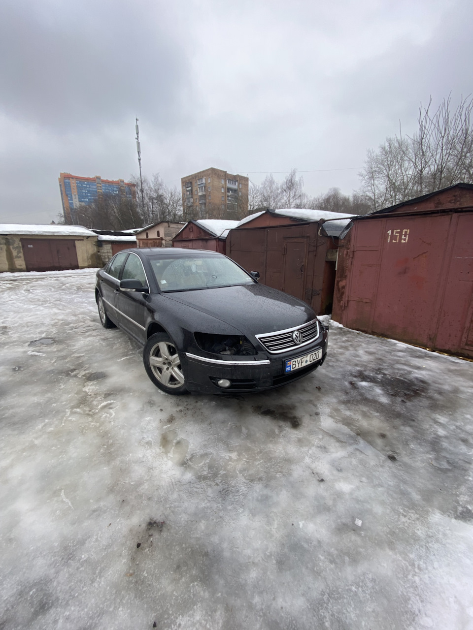 Замена линз ближнего света — Volkswagen Phaeton, 3 л, 2007 года | своими  руками | DRIVE2