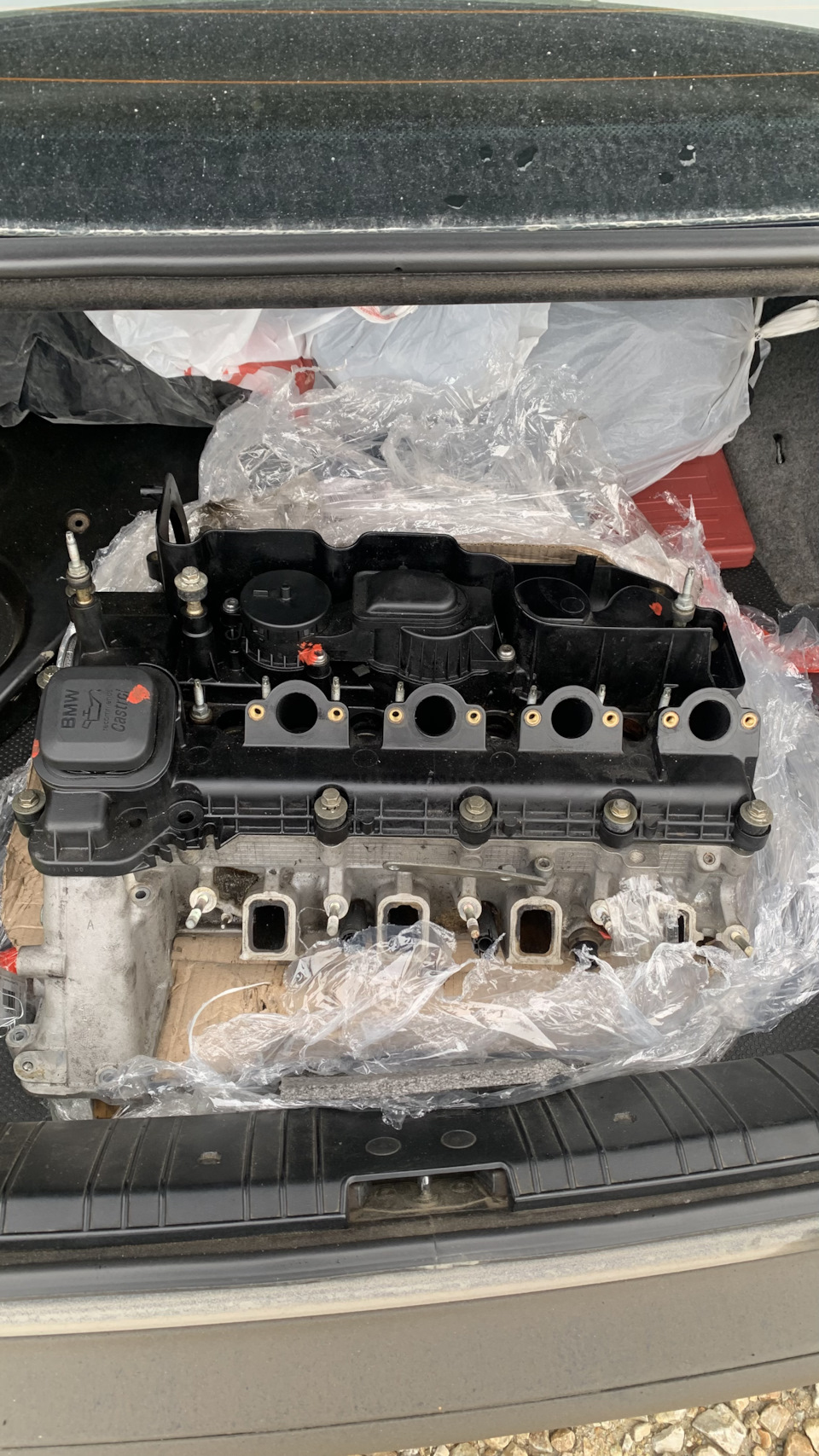 Течь масла из под клапанной крышки — BMW 3 series (E46), 2 л, 2000 года ...