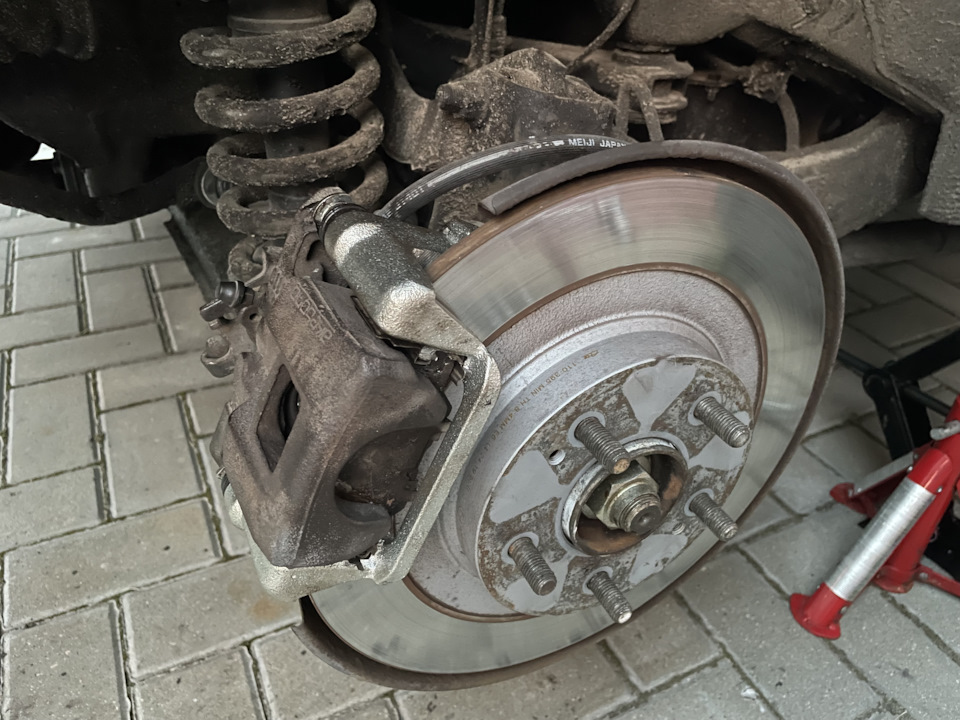 Скобы задних суппортов — Mitsubishi Outlander PHEV, 2 л, 2014 года ...