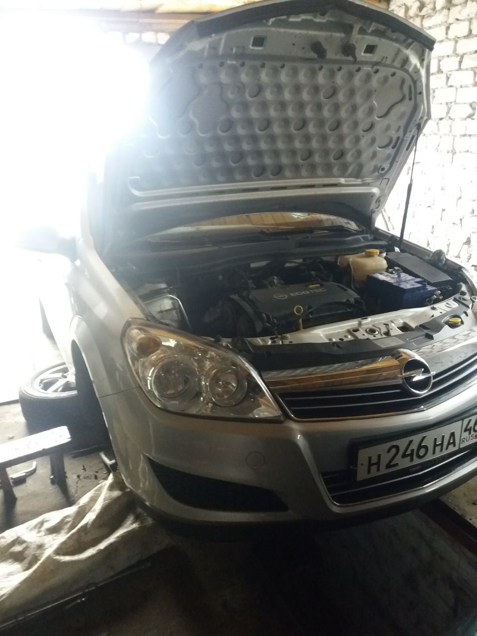 Замена рем.комплекта ГРМ фирмы Gates K015603XS на Опель СеданычЪ — Opel  Astra H, 1,6 л, 2012 года | плановое ТО | DRIVE2