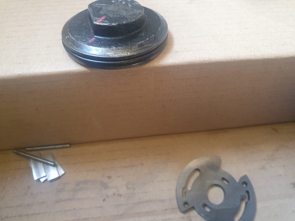 Как разобрать насос ГУРа — Ford Mondeo II, 1998 года | своими руками ...