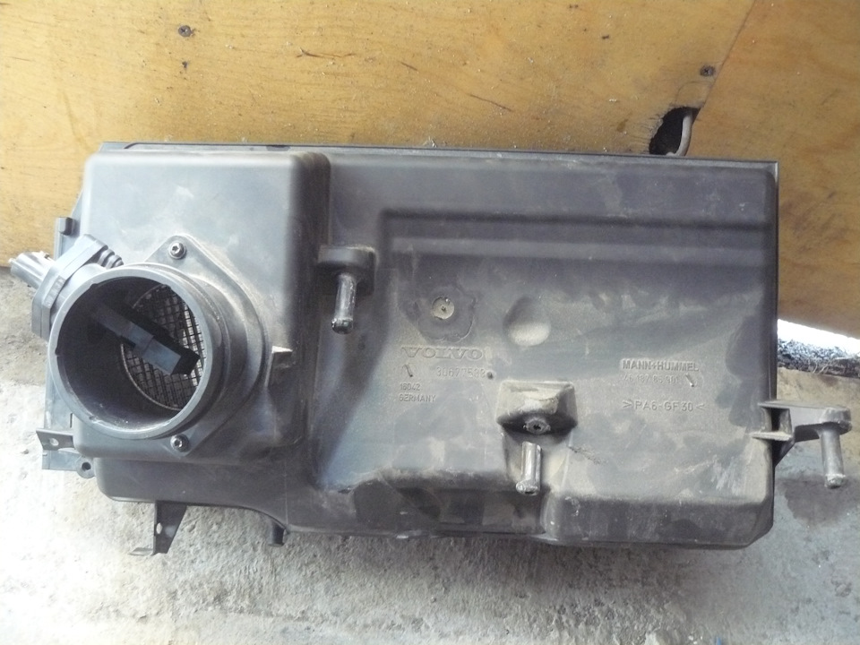 Замена термостата на 2.5 Т, снятие короба воздушного фильтра — Ford ...