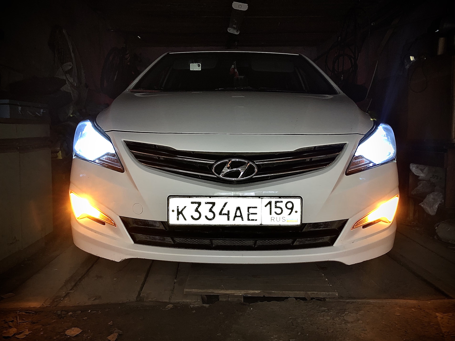 Рыжие дхо — Hyundai Solaris (1G), 1,4 л, 2015 года | аксессуары | DRIVE2