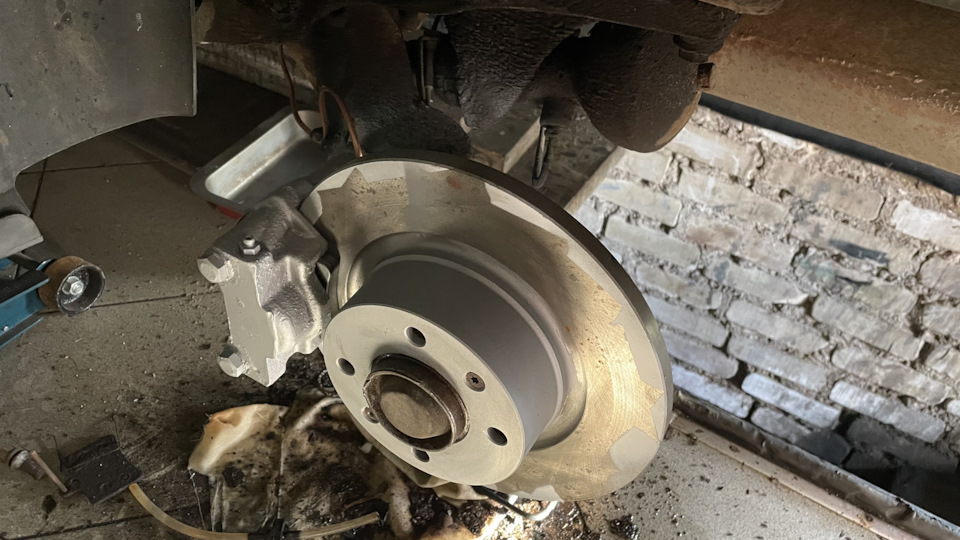 Полная переборка задних тормозов — Citroen C5 (1G), 2 л, 2001 года ...